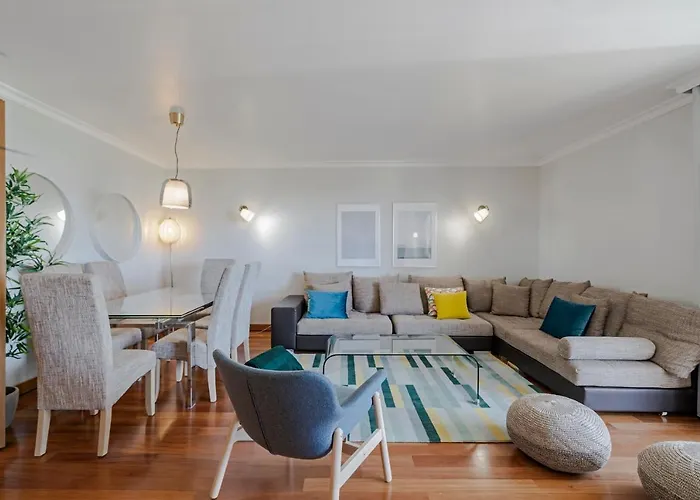 Grand I By An Island *