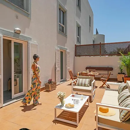 Grand I By An Island *