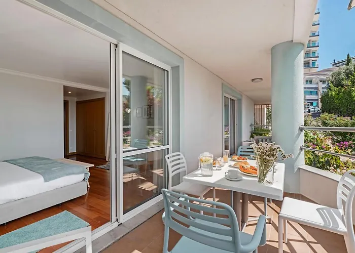 Grand I By An Island * 푼샬