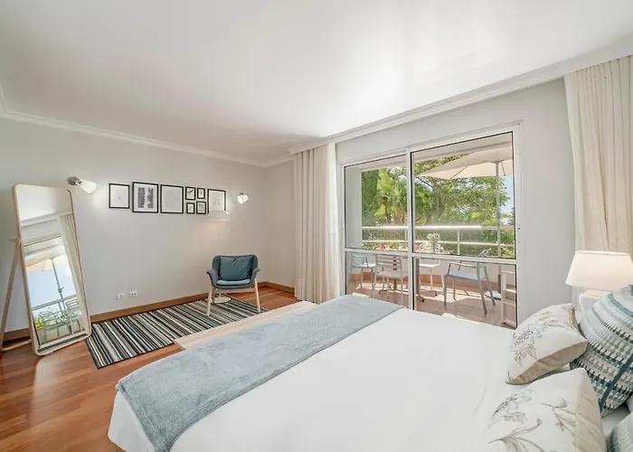 Grand I By An Island 푼샬