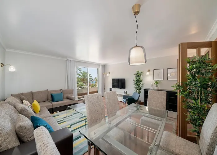 Grand I By An Island