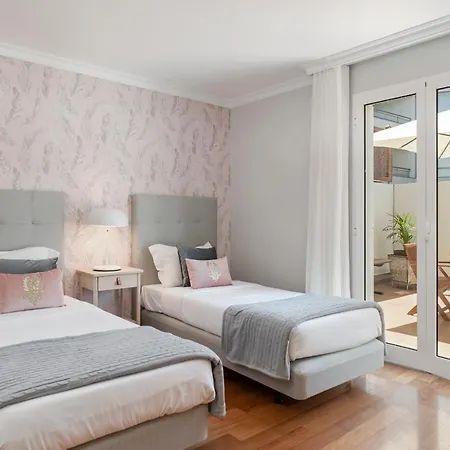 Grand I By An Island